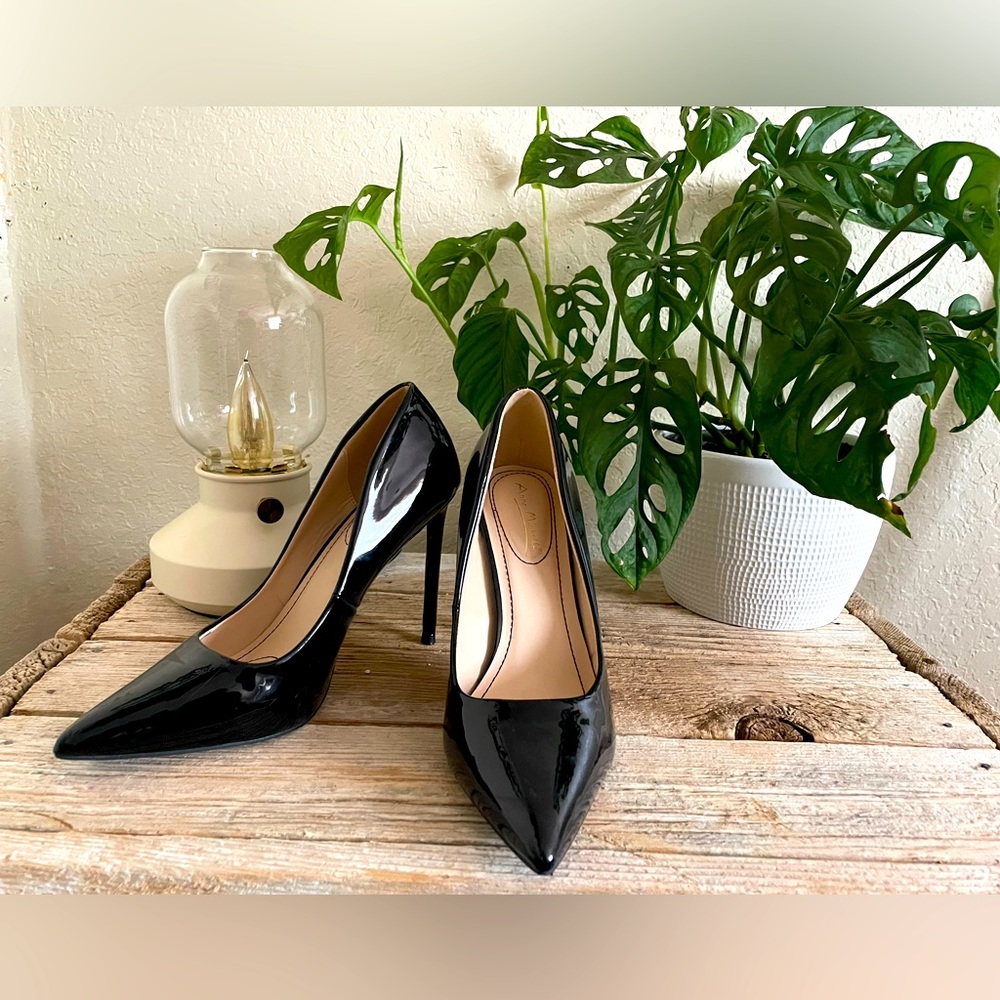 NWOT Anne Michelle black women’s stiletto high heel size 8.5